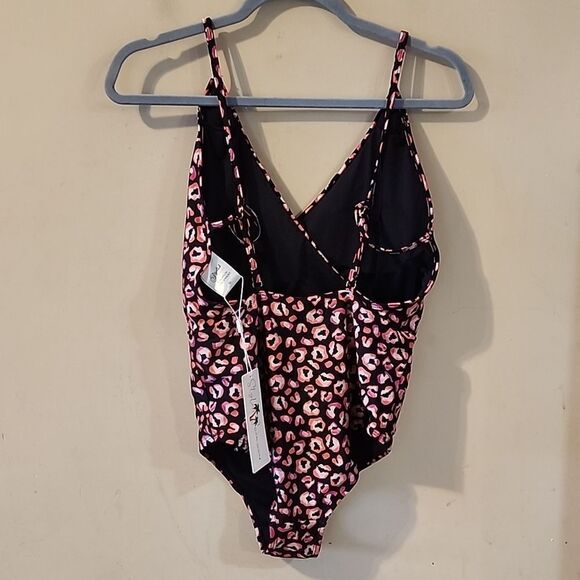 Stylish Swimwear medium NWT - Picture 5 of 6